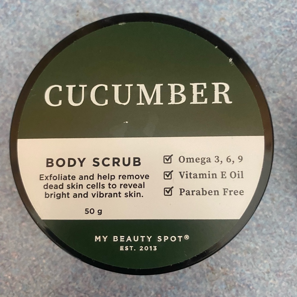 Set of 3 Body Scrubs + Bonus Nail Kit - Picture 7 of 10